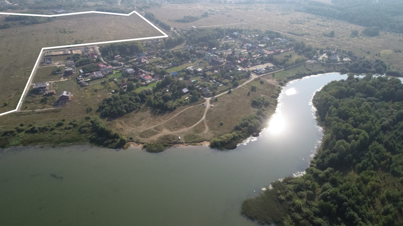 Фото деревни Хребтово на берегу Уводьского водохранилища